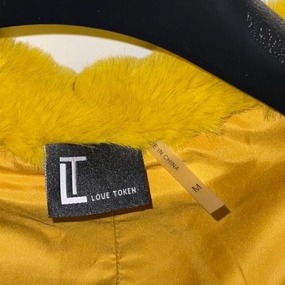 SUPER WARM AND COZY BRIGHT YELLOW ULTRA SOFT TEDDY FURRY COAT - Picture 4 of 5